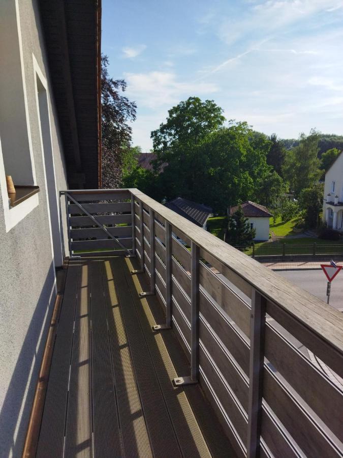Winzer Aussergewoehnliche Atelierferienwohnung Mit Balkon An Der Donau מראה חיצוני תמונה