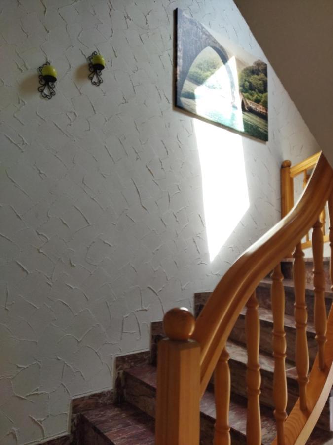 Winzer Aussergewoehnliche Atelierferienwohnung Mit Balkon An Der Donau מראה חיצוני תמונה