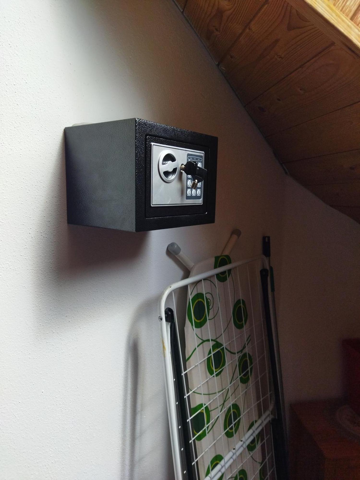 Winzer Aussergewoehnliche Atelierferienwohnung Mit Balkon An Der Donau מראה חיצוני תמונה