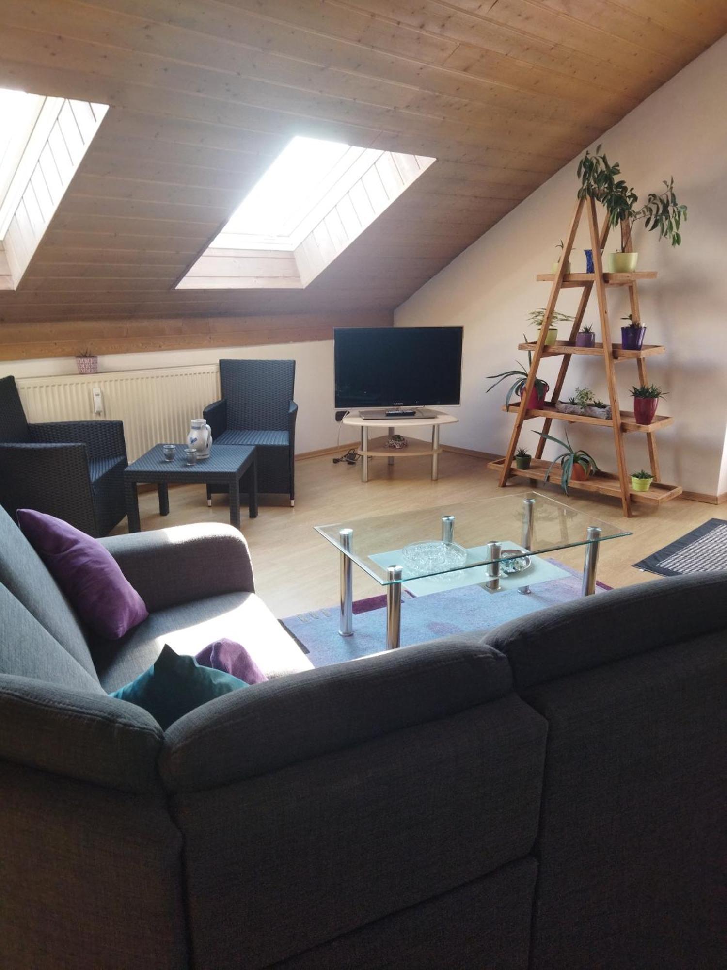 Winzer Aussergewoehnliche Atelierferienwohnung Mit Balkon An Der Donau מראה חיצוני תמונה