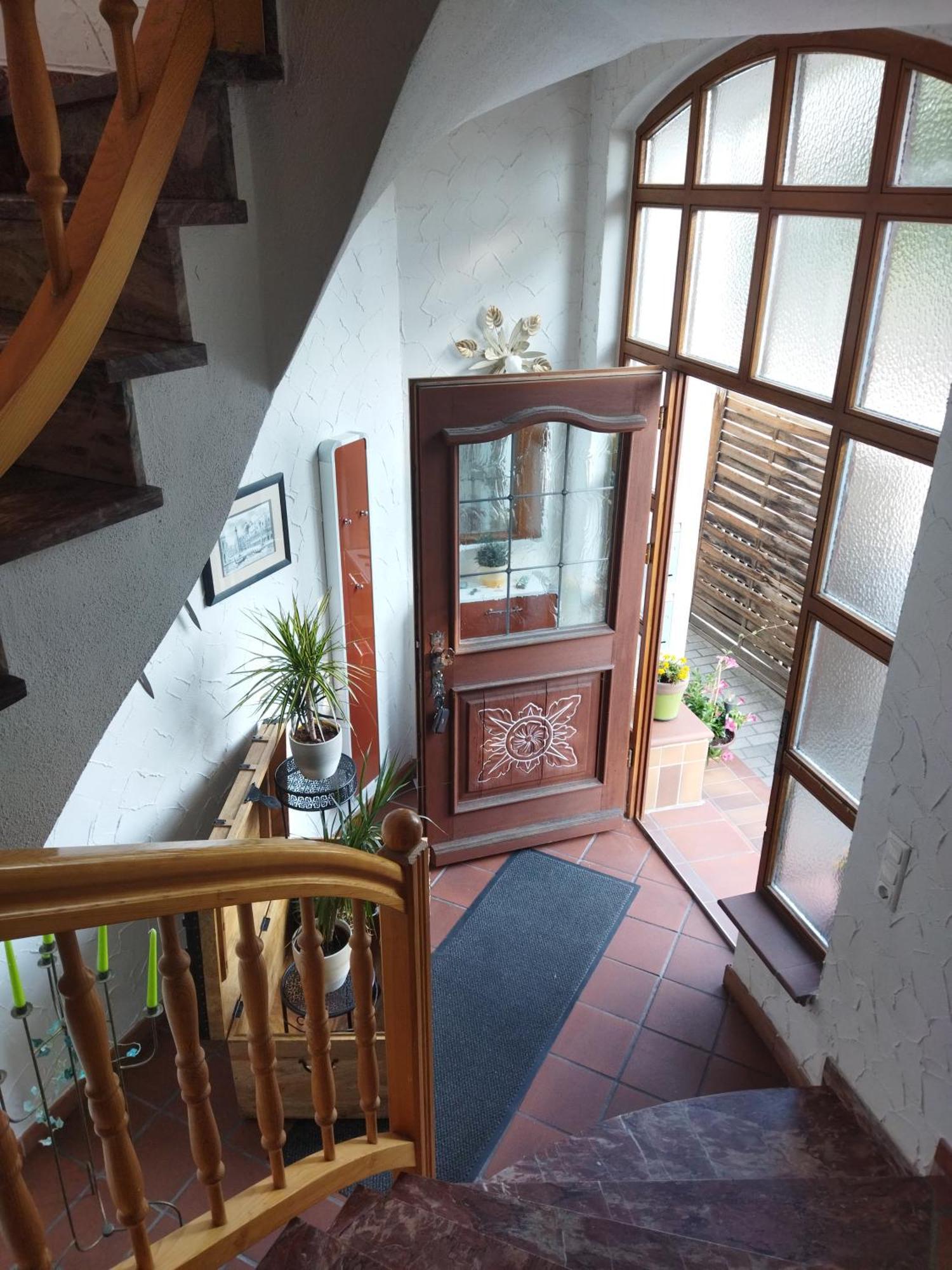 Winzer Aussergewoehnliche Atelierferienwohnung Mit Balkon An Der Donau מראה חיצוני תמונה