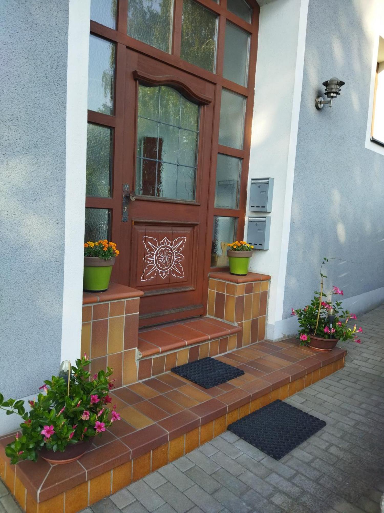 Winzer Aussergewoehnliche Atelierferienwohnung Mit Balkon An Der Donau מראה חיצוני תמונה